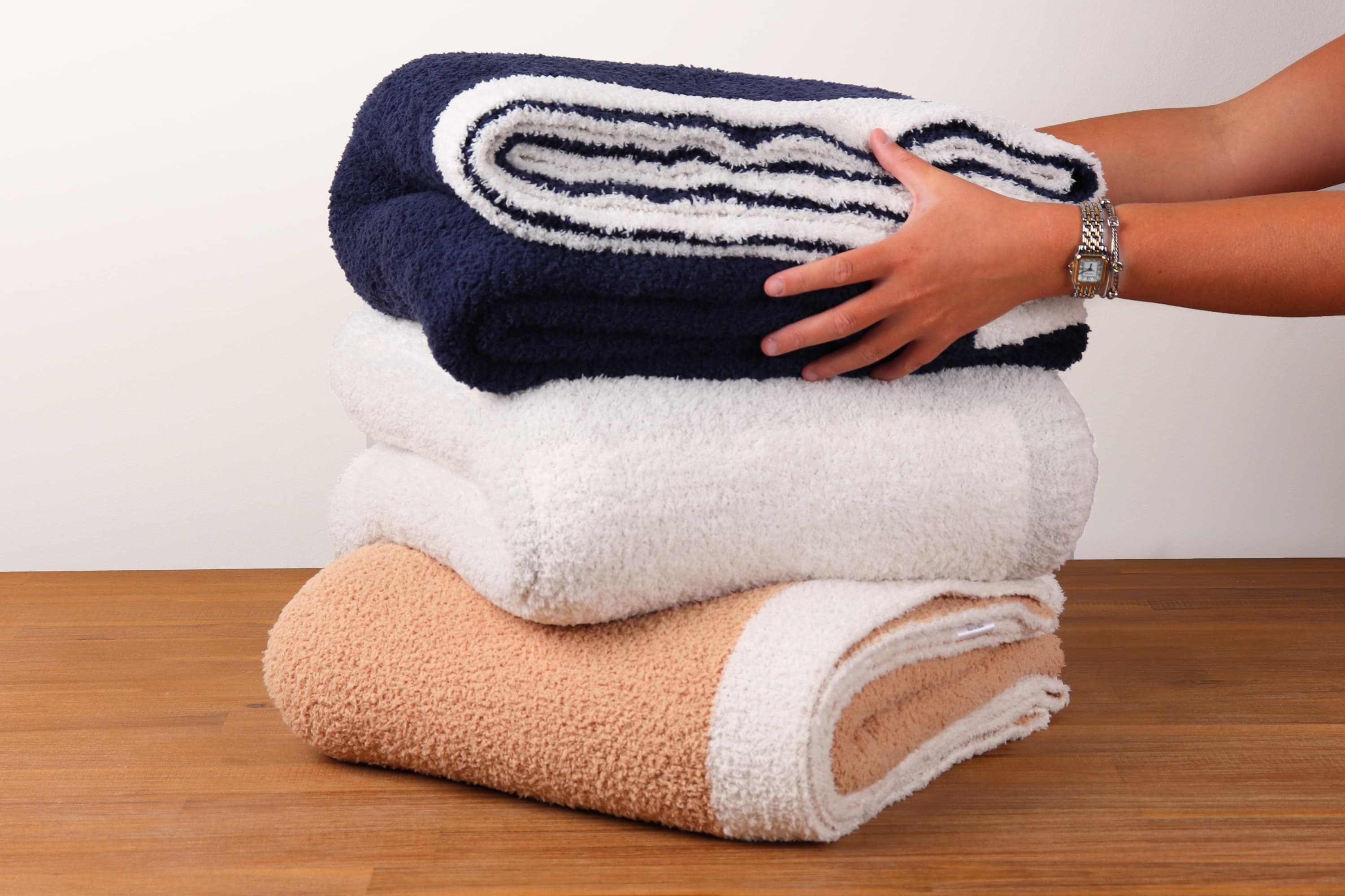 Cozy Stretch Throw Blanket