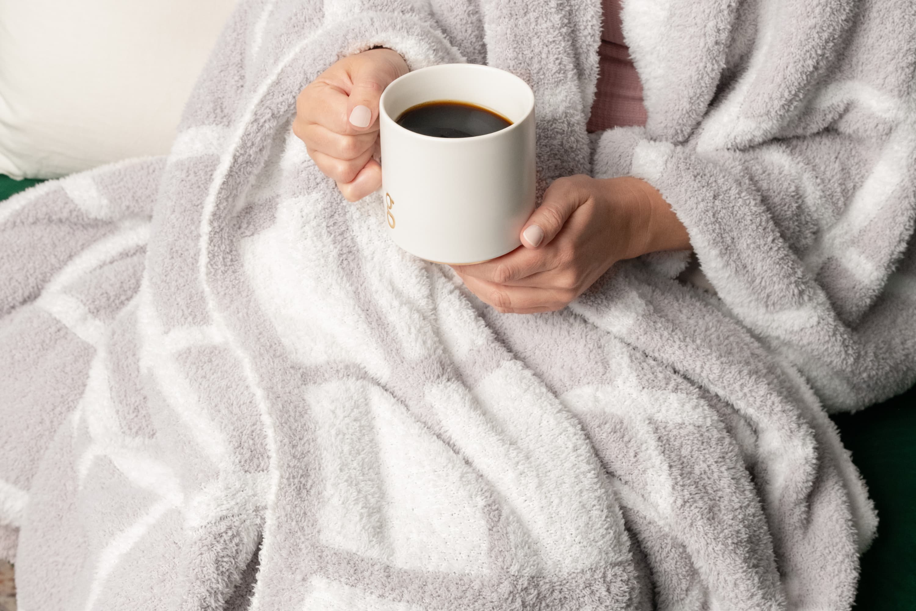 Cozy Stretch Throw Blanket