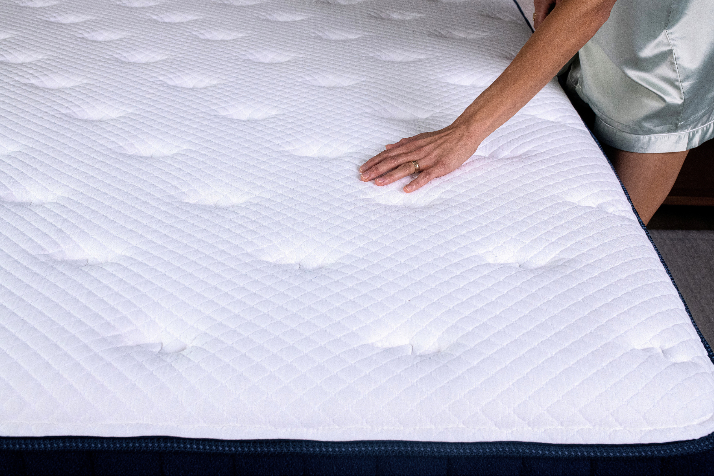 Classic Midnight Mattress - A Superior Hybrid, Made To Order